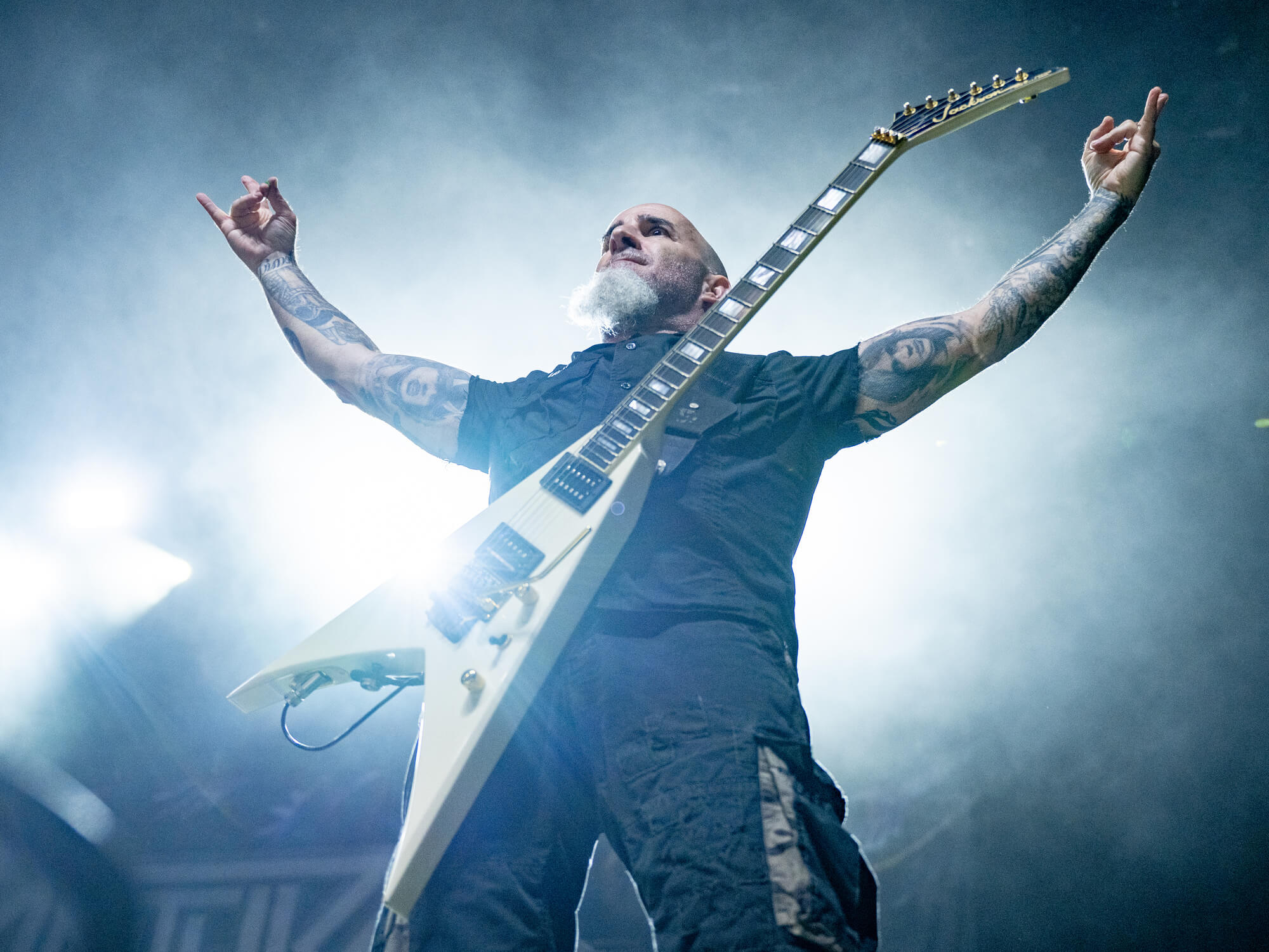 Scott Ian d’Anthrax dénonce l’inaction du gouvernement américain dans une chanson engagée