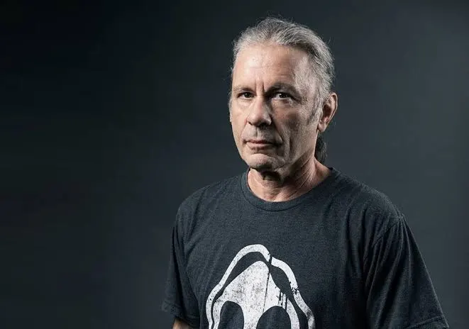 Bruce Dickinson dévoile une vidéo épique pour 'Tears Of The Dragon' - Un chef-d'œuvre revisité !